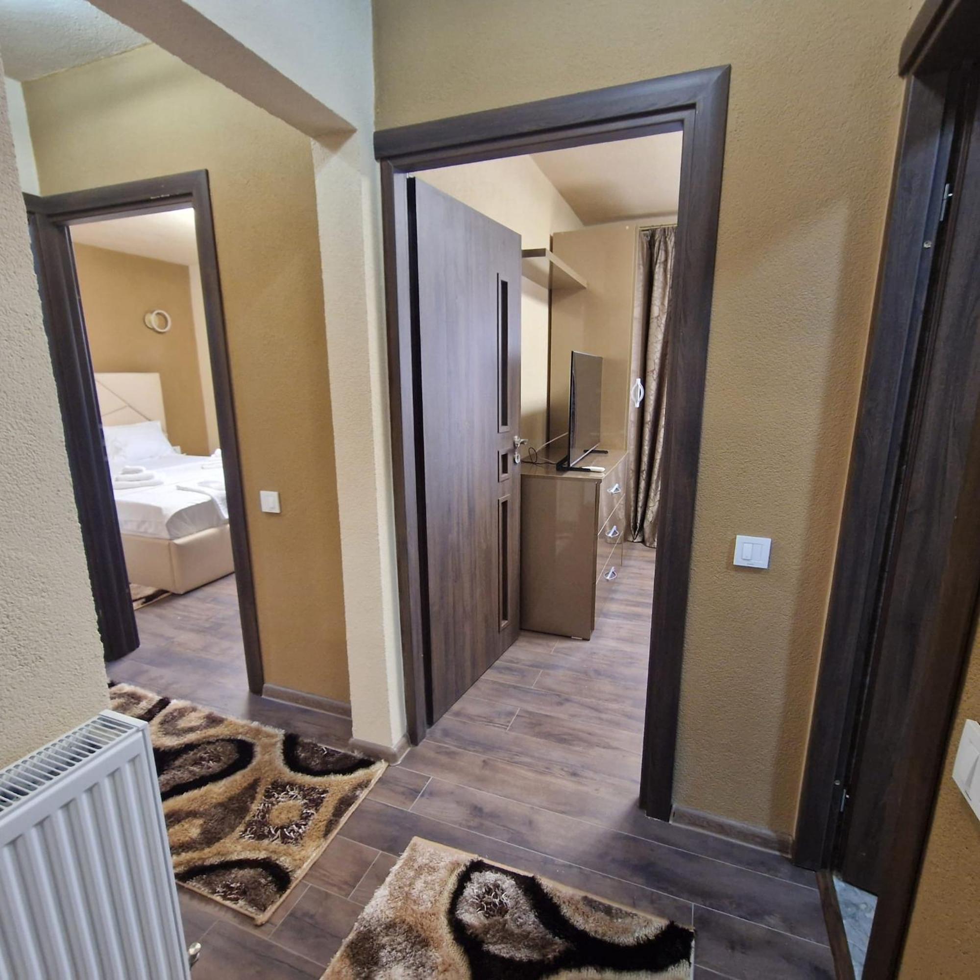 Apartament Iulius 3 Manastire Curtea De Arges Ngoại thất bức ảnh