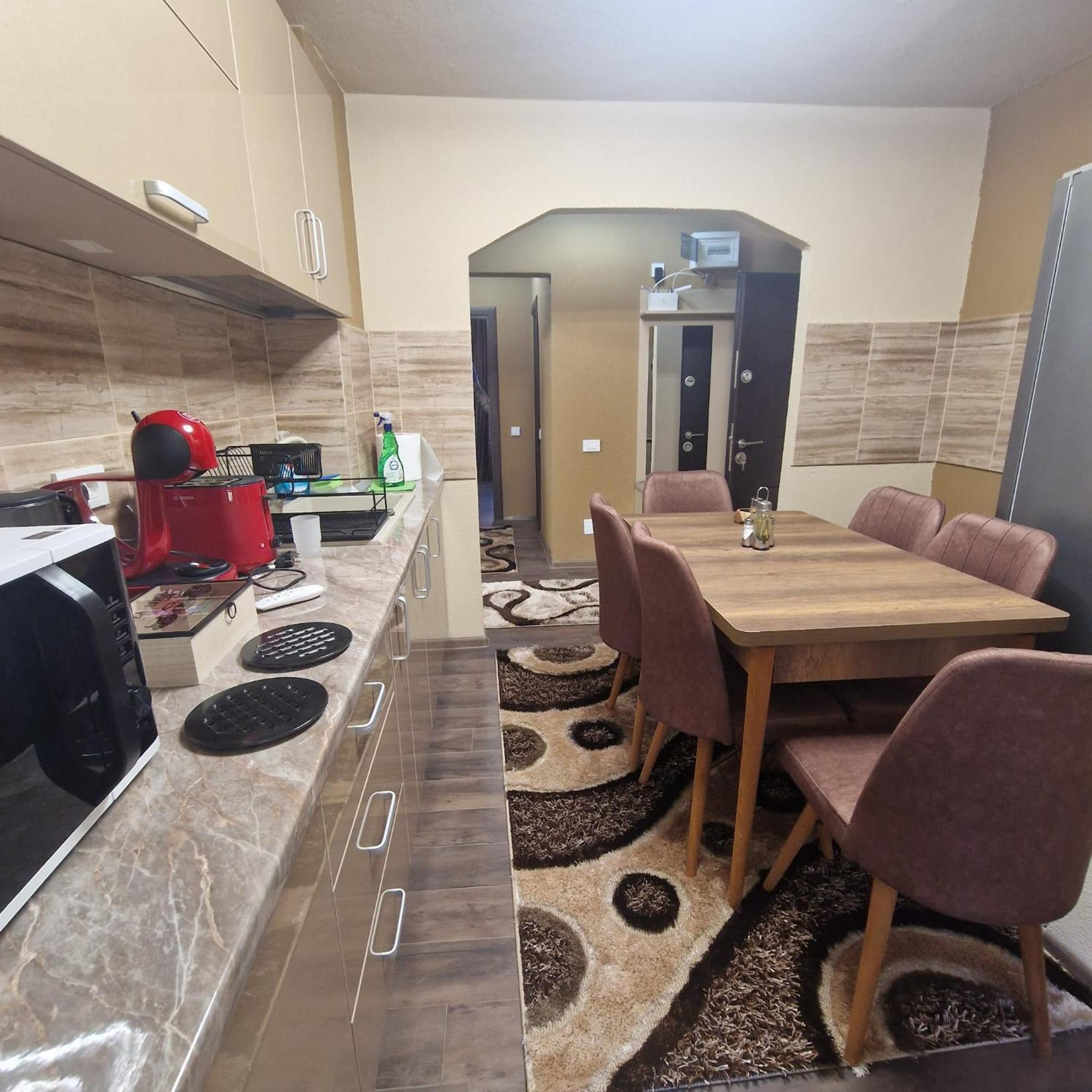 Apartament Iulius 3 Manastire Curtea De Arges Ngoại thất bức ảnh