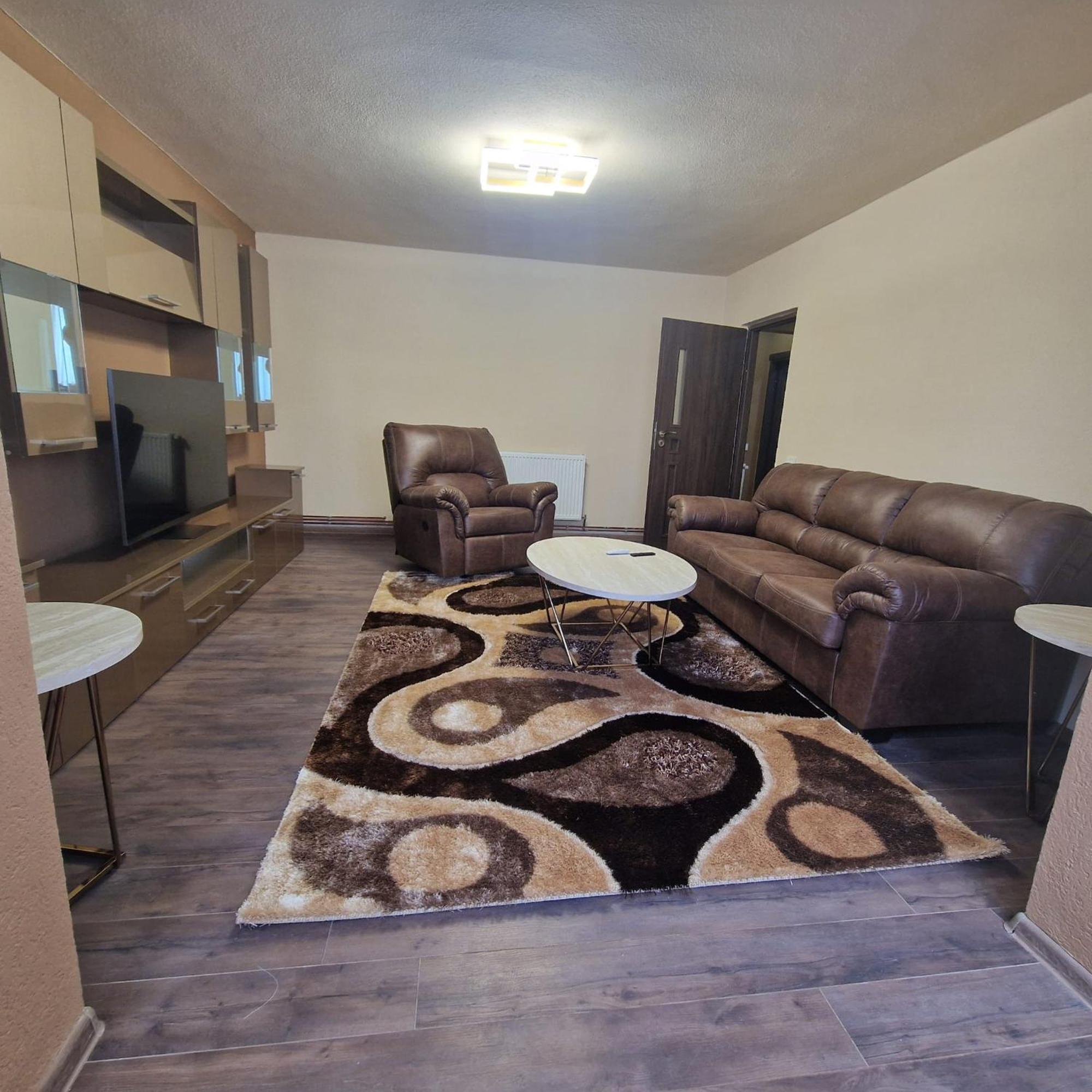 Apartament Iulius 3 Manastire Curtea De Arges Ngoại thất bức ảnh